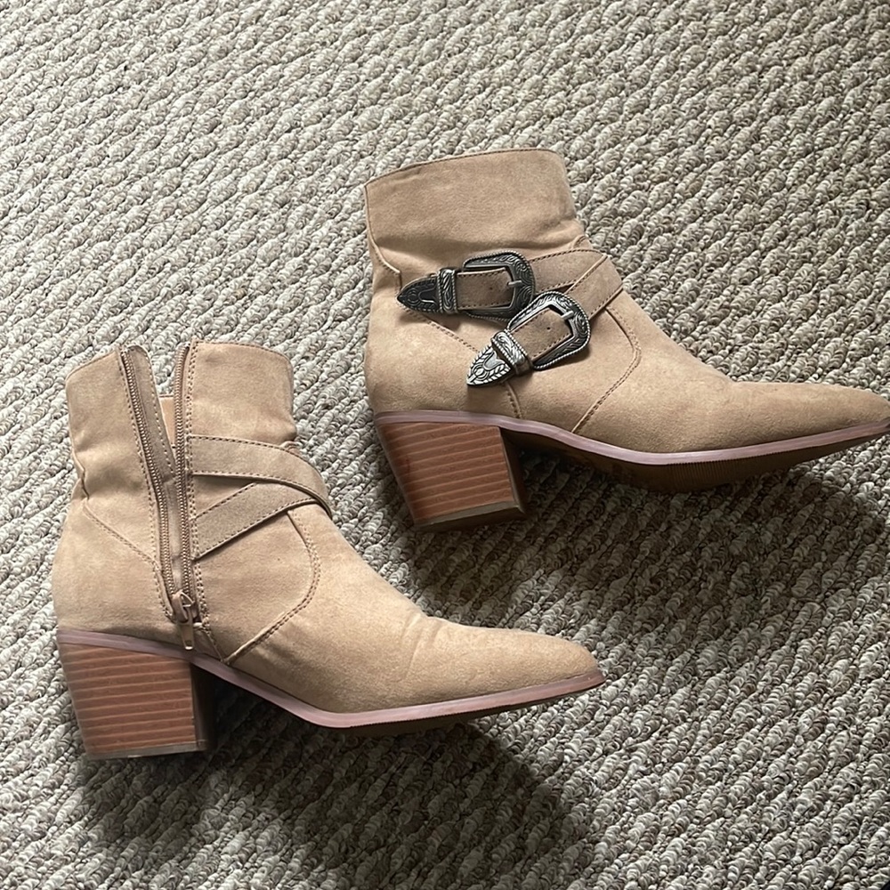 Forever 21 booties